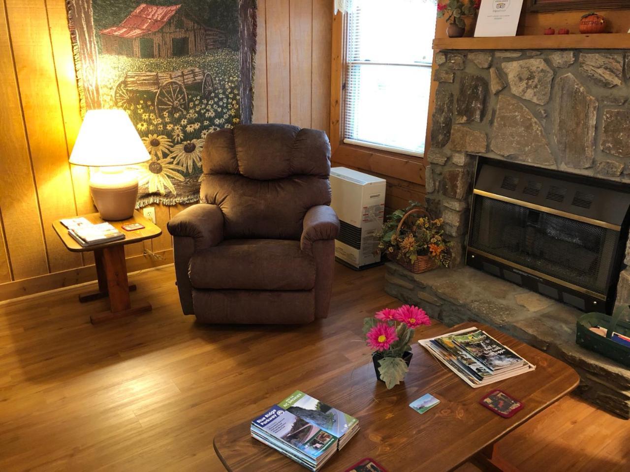 Misty Creek Log Cabins 马吉谷 外观 照片
